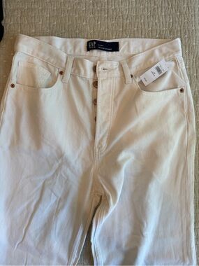 GAP Off-White High-Rise Relaxed Straight Jeans
